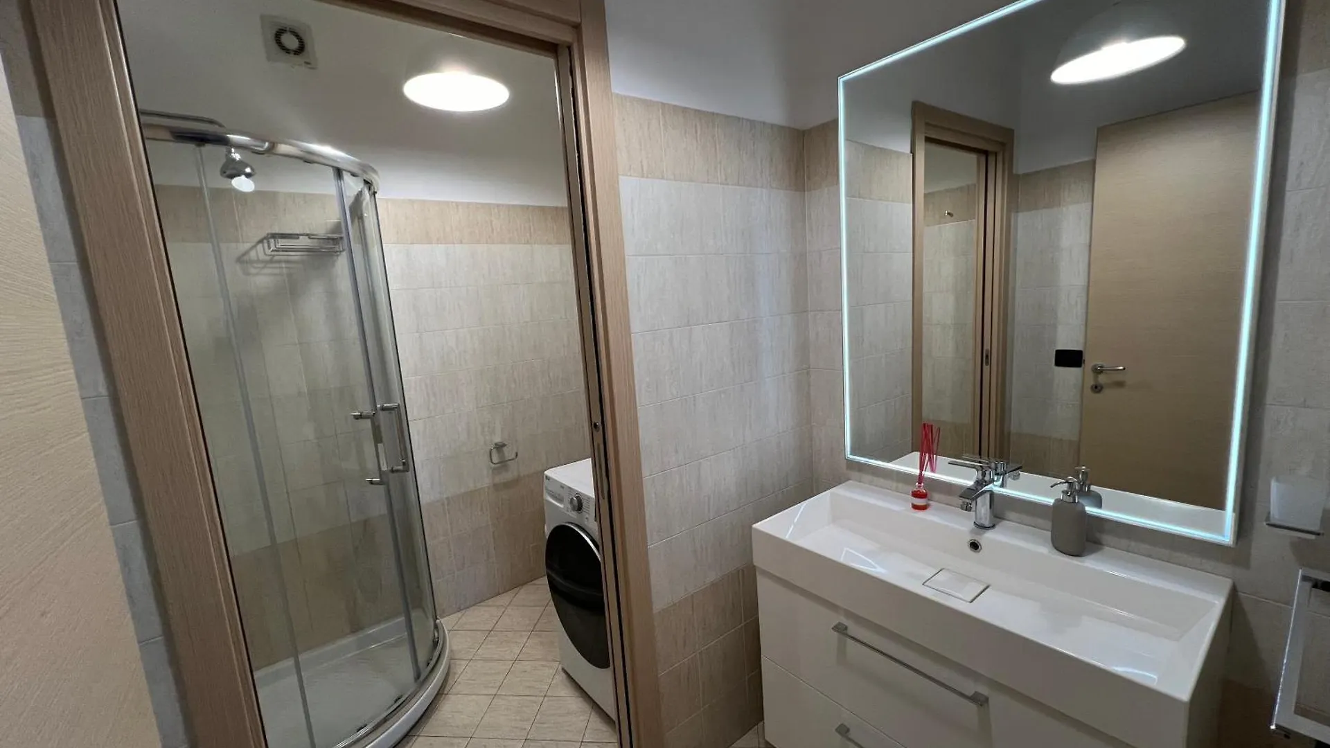 Sky Building Milano Stephenson Appartement  Milaan